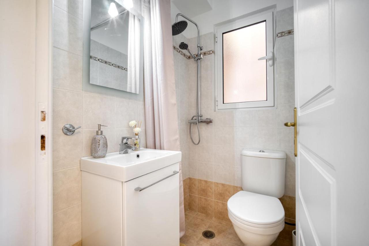 Sea & Mountain Apartment Close To Port And City Lávrion Extérieur photo
