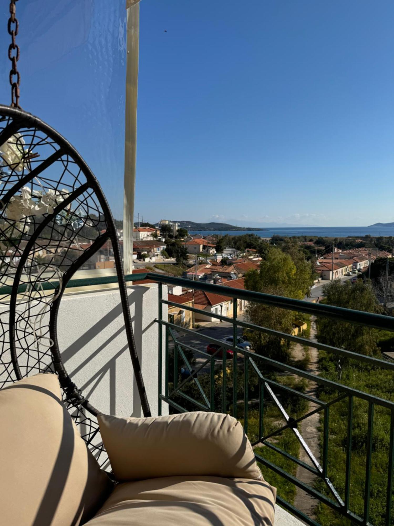 Sea & Mountain Apartment Close To Port And City Lávrion Extérieur photo