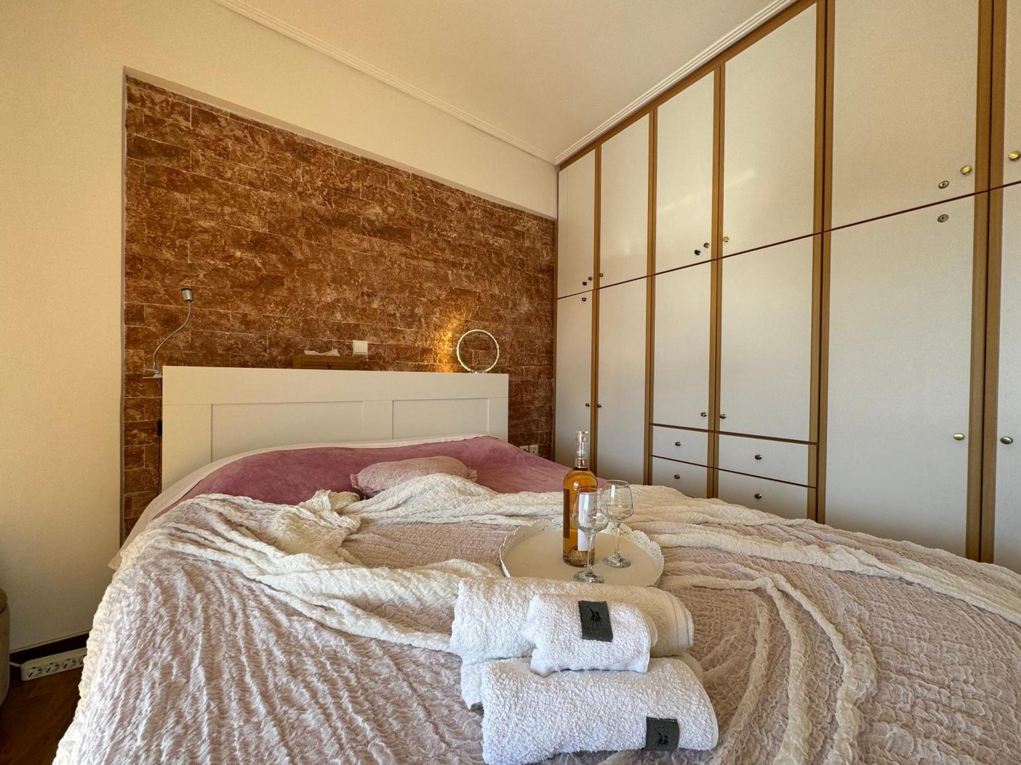 Sea & Mountain Apartment Close To Port And City Lávrion Extérieur photo
