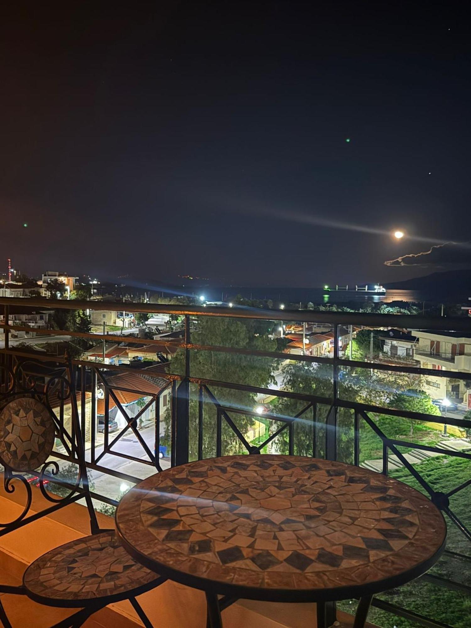 Sea & Mountain Apartment Close To Port And City Lávrion Extérieur photo